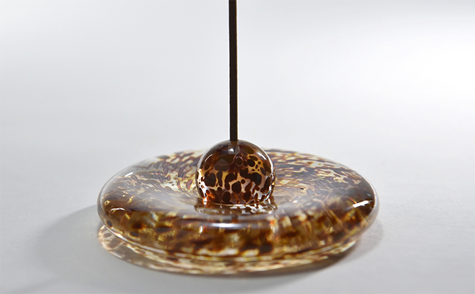 玉模様ガラスお香立て　ゴールド〈ガラス インテリア 小物 お香立て 工芸品 民芸品 雑貨〉