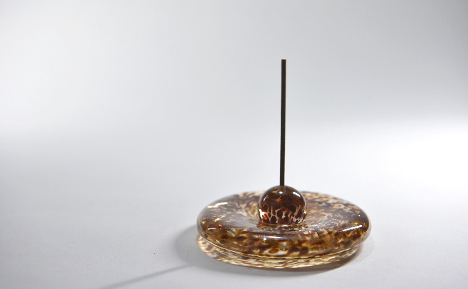 玉模様ガラスお香立て　ゴールド〈ガラス インテリア 小物 お香立て 工芸品 民芸品 雑貨〉