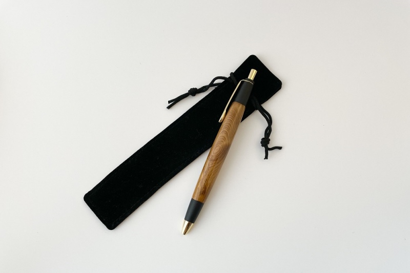 【12月23日受付分まで「年内配送」可】屋久島産【天然ヒノキ】シャープペンシル(0.5mm) 1本 〈 文具 工芸品 文房具 シャーペン ギフト 贈答 プレゼント 木軸 入学 お祝い〉