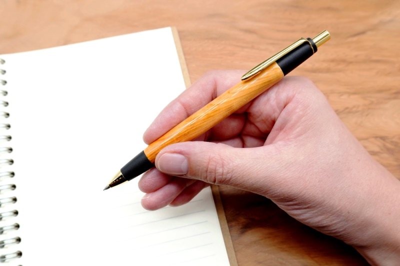 屋久島産【天然ヒノキ】シャープペンシル?ストレートタイプ(0.5mm)1本 〈 ペン 文具 文房具 シャーペン ギフト 贈答 プレゼント 工芸品〉