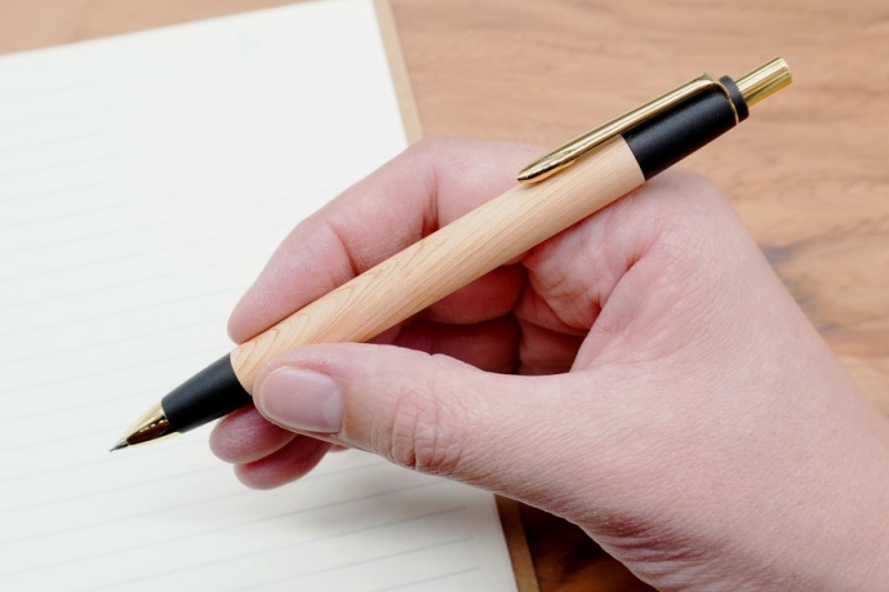 屋久島産【天然ヒノキ】無垢シャープペンシル?ストレートタイプ(0.5mm)1本 〈 ペン 文具 文房具 シャーペン 木軸 ギフト 贈答 プレゼント 工芸品〉