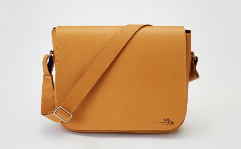 シンプルな本革メッセンジャーバッグ（A4サイズ）全5色（レンガ）