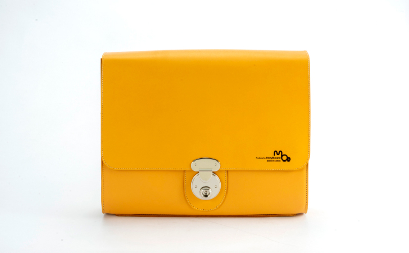 シンプルな本革クラッチバッグ（B5サイズ）全4色（チャコールグレー）