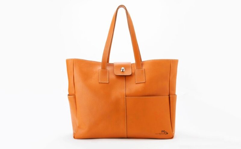 A4サイズでPCが入るシンプルな本革トートバッグ　全5色（ブラック）