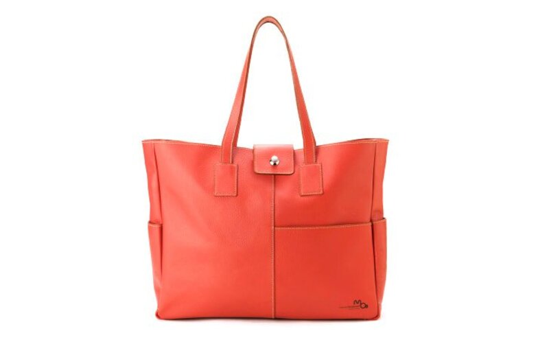 A4サイズでPCが入るシンプルな本革トートバッグ　全5色（ブラック）