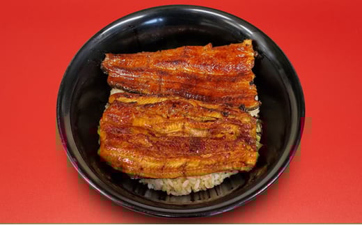 秘伝のタレで焼上げた蒲焼、国産うなぎの白焼き 各1尾（2人前）< タレ・山椒・醤油付 >[051-a005]