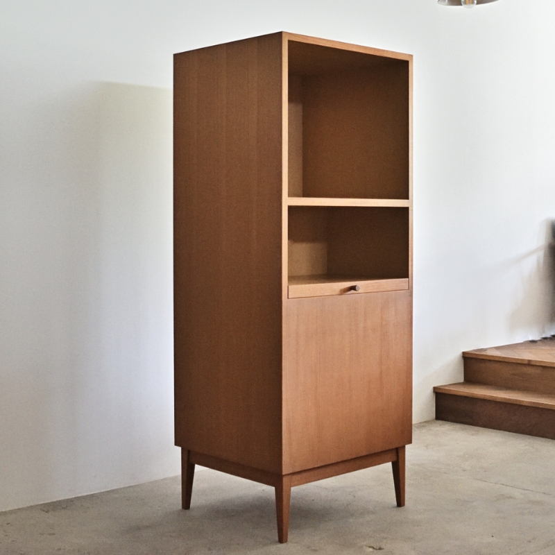 キッチンキャビネット