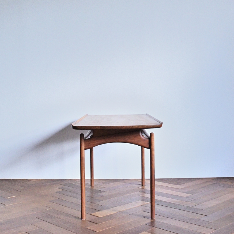 コーヒーテーブル