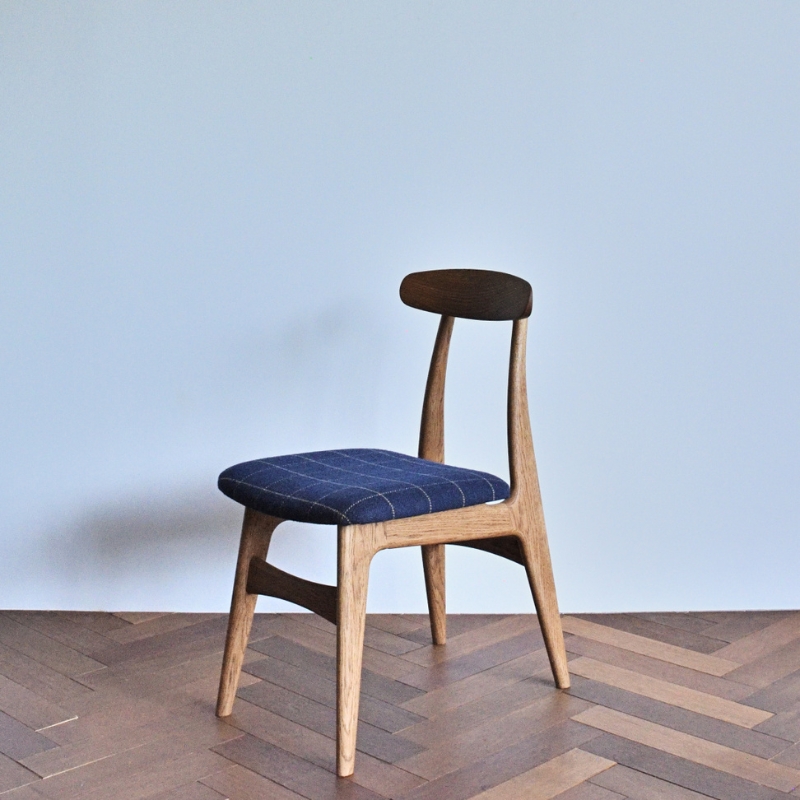 ダイニングチェア 02　紺チェック インテリア コンパクト 動かしやすい 背もたれ フィット オカモトカグ デザイン オリジナル