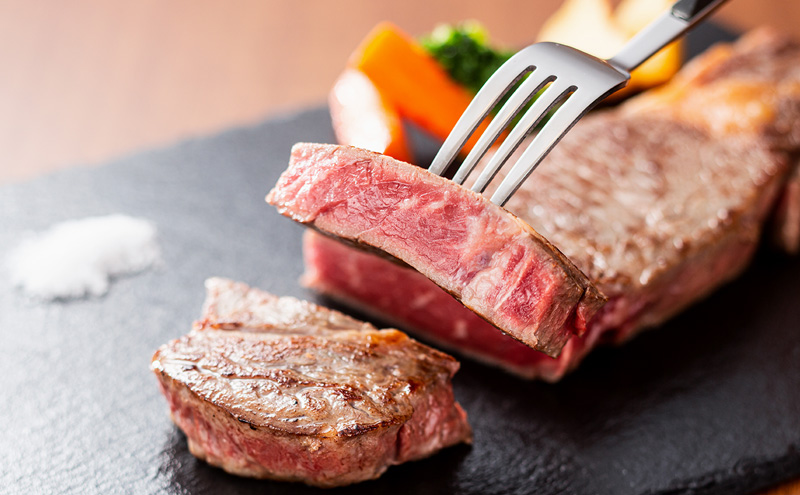 奈義和牛 特撰 ロースステーキ 300g 牛肉 ロース なぎビーフ 肉 お肉 牛肉 牛 和牛 岡山 国産