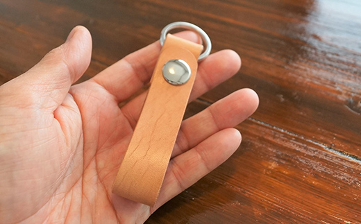 ＜ネーム刻印あり＞本革製ループキーホルダー キーホルダー 本革 革製品 名入れ ネーム 刻印 贈り物 ギフト F6L-164 ネーム刻印あり