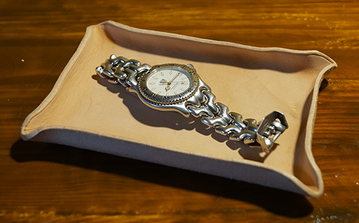 ＜ネーム刻印あり＞レザートレー 革製品 名入れ ネーム 刻印 レザー トレー 贈り物 ギフト F6L-167 ネーム刻印あり