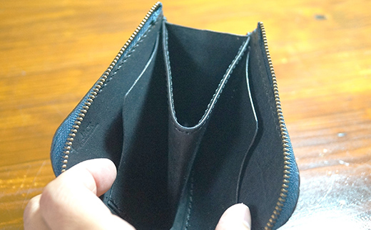 本革製L字ファスナーミニウォレット 収納時：縦約9.3cm×横約10.5cm ＜ブラック＞ 牛革 本革 L字 ミニ ウォレット コインポーチ 国産牛革 革製品 贈り物 ギフト 国産 黒 ブラック F6L-210 ブラック