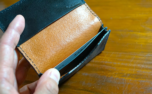 本革製名刺入れ＜ブラック＞ ハンドメイド 国産牛ヌメ革 名刺入れ 名刺 ケース 本革 レザー 革製品 贈り物 ギフト 黒 ブラック F6L-256 ブラック