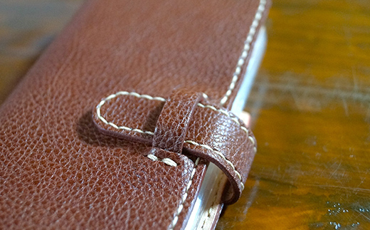 本革製手帳型iPhoneカバー iPhoneSE第2世代/第3世代用 ＜ダークブラウン＞ 国産牛ヌメ革 ハンドメイド スマホ 手帳型 カバー iPhone SE 第2世代 第3世代 本革 レザー 革製品 F6L-323 ダークブラウン