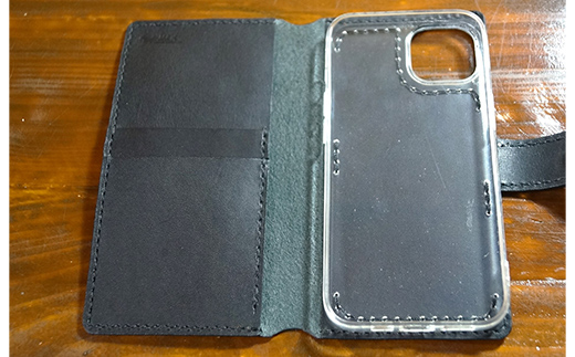 本革製手帳型iPhoneカバー iPhone13用 ＜ブラック＞ 国産牛ヌメ革 ハンドメイド スマホ 手帳型 カバー iPhone iPhone13 本革 レザー 革製品 黒 ブラック F6L-336 ブラック