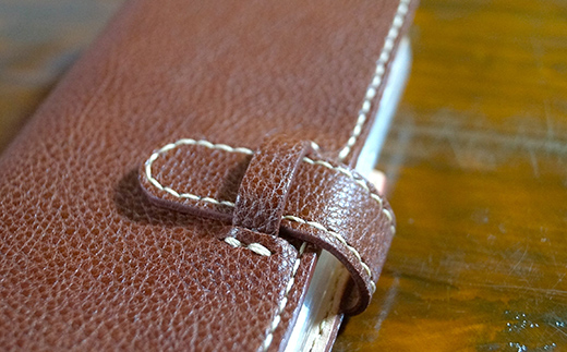 本革製手帳型iPhoneカバー iPhone13ProMax用 ＜ネイビー＞ 国産牛ヌメ革 ハンドメイド スマホ 手帳型 カバー iPhone iPhone13ProMax 本革 レザー 革製品 ネイビー F6L-344 ネイビー