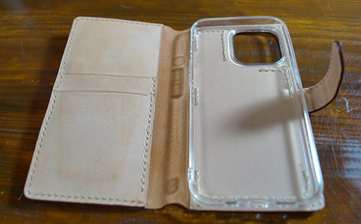 本革製手帳型iPhoneカバー iPhone13Pro用 ＜ネイビー＞ 国産牛ヌメ革 ハンドメイド スマホ 手帳型 カバー iPhone iPhone13Pro 本革 レザー 革製品 ネイビー F6L-356 ネイビー