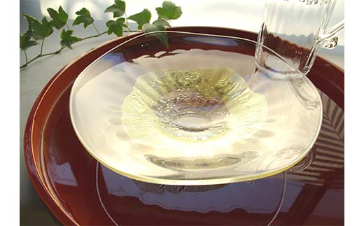 ＜ガラス作家 池本美和＞皿「Wind」 吹きガラス 硝子 ガラス 皿 池本美和 贈り物 ギフト F6L-460 皿「Wind」