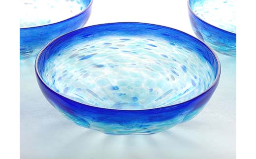 ＜ガラス作家 池本美和＞ボウル「Ringing Blue」 吹きガラス 硝子 ガラス ボウル 池本美和 贈り物 ギフト F6L-464 ボウル
