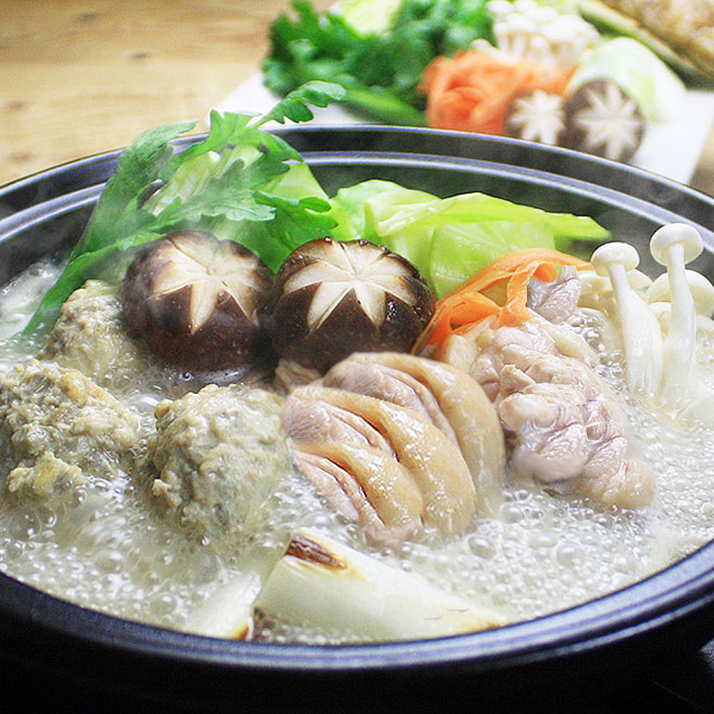 博多鍋セット(6) 博多の「人気2大鍋」のセット「九州味噌もつ鍋」と「博多水炊き（切り身）」4～6人前