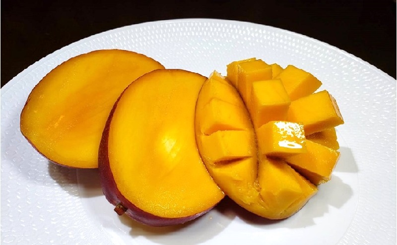 マンゴー 完熟マンゴー 玉文 1kg (1～2玉) 果物 まぼろしのマンゴー 南国フルーツ 福岡県 小郡市