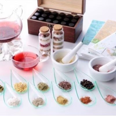 定期便 4回 アロマ オイル 季節の香る2 オリジナル ブレンドアロマ エッセンシャルオイル 4種 各5ml アロマオイル (3ヶ月に一度) 【ポスト投函】