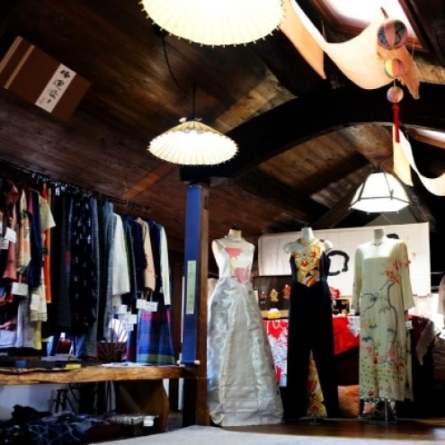 風呂敷 叶模様の風呂敷 大サイズ(赤) ふろしき スカーフ ひざ掛け 小郡市 福岡