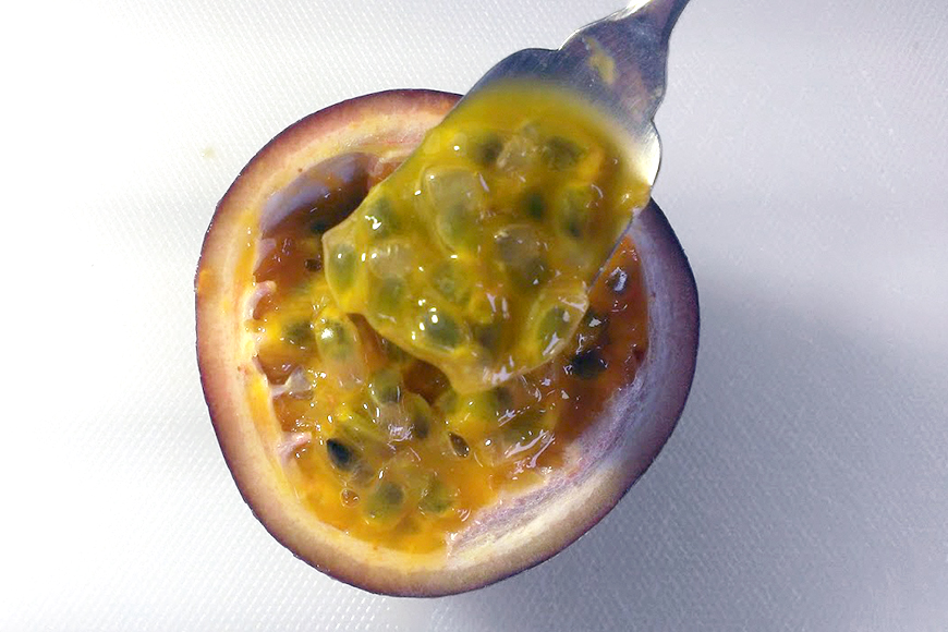 【2026年発送】糸満産　糸ちゃんパッションフルーツ＜家庭用／1kg＞ 104-2
