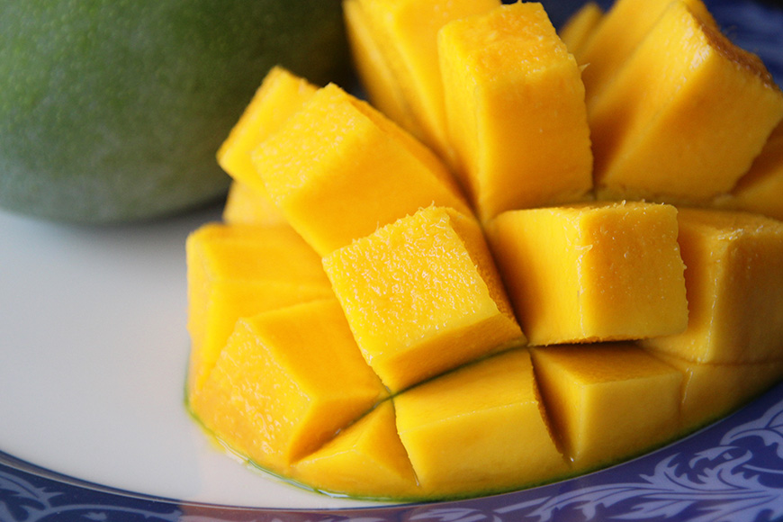 【2026年発送】おばぁーのマンゴー畑で育てたキーツマンゴー1kg（秀品） 17-2